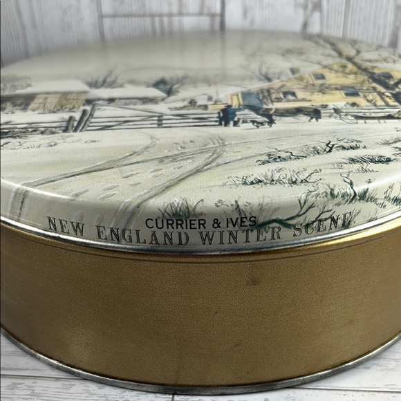 Vintage Currier & Ives New England Winter Scene Tin - empty - Picture 2 of 6